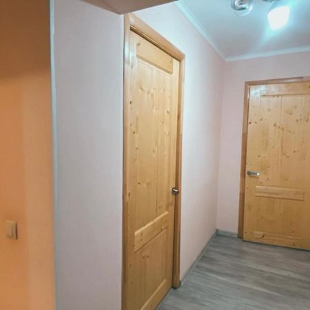 2 Комн Квартира На Новой Площади Apartment อัลมาตี ภายนอก รูปภาพ